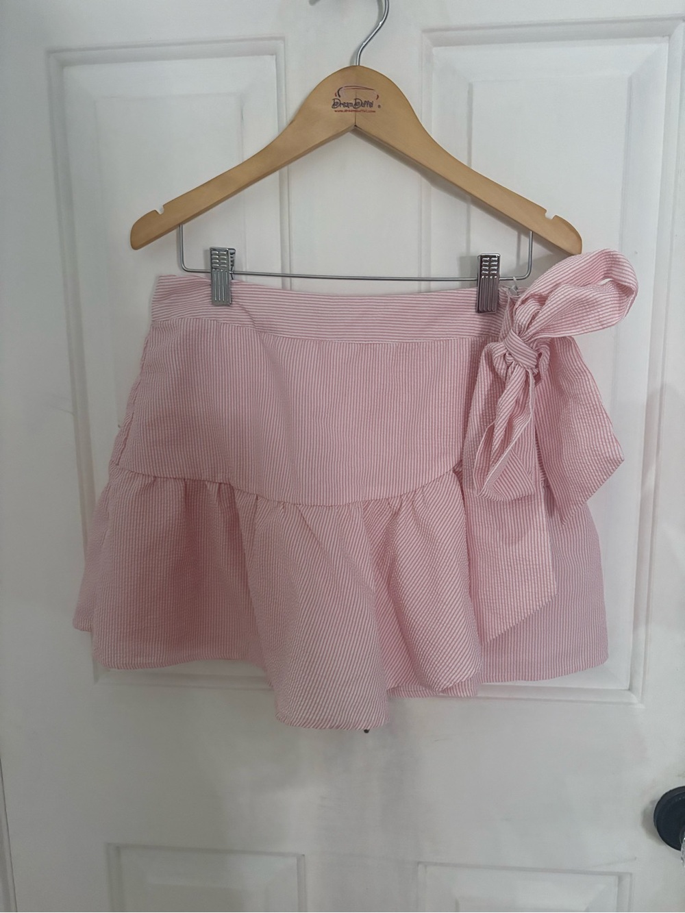 Francesca's Collections Pink Seersucker Ruffle Tie-Waist Skort